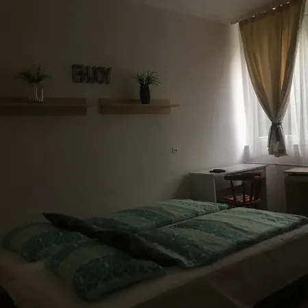 Apartment Roza *