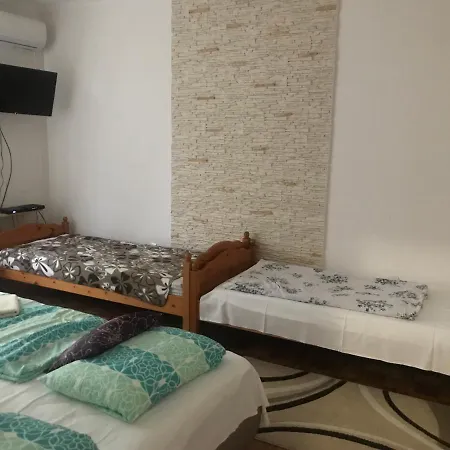 Apartment Roza *