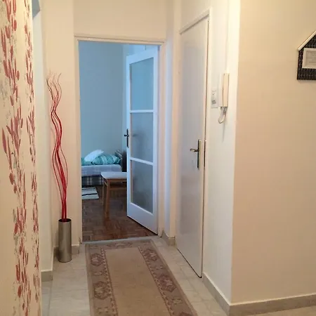 Apartment Roza *
